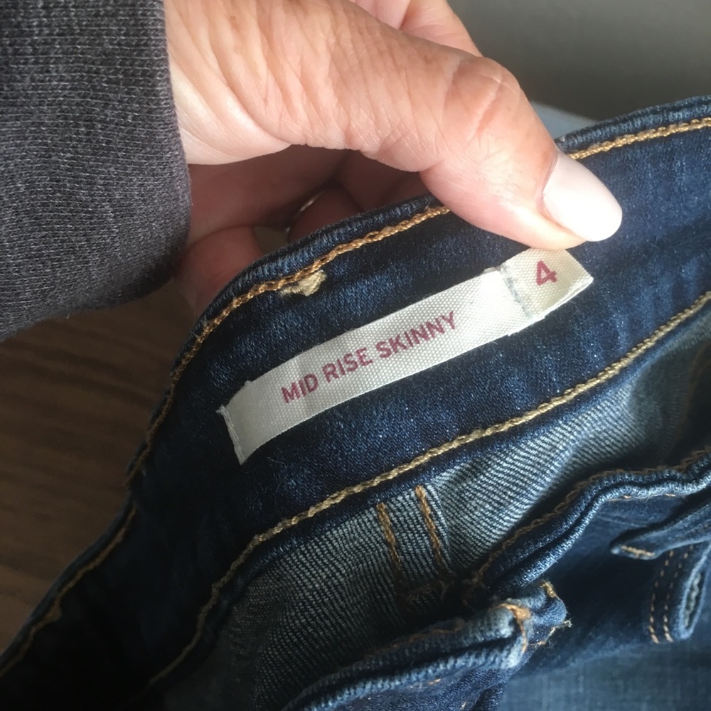 Levi’s Mid-rise skinny